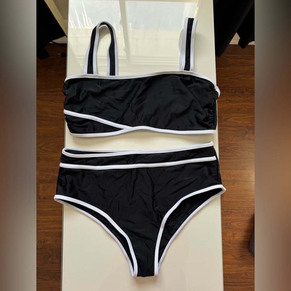 XL SHEIN Black and White Bikini Set